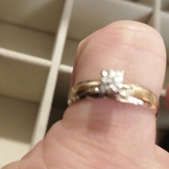Diamond promise ring - Picture 4 of 10